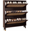 Belle armoire a chaussures avec des portes en rotin tresse